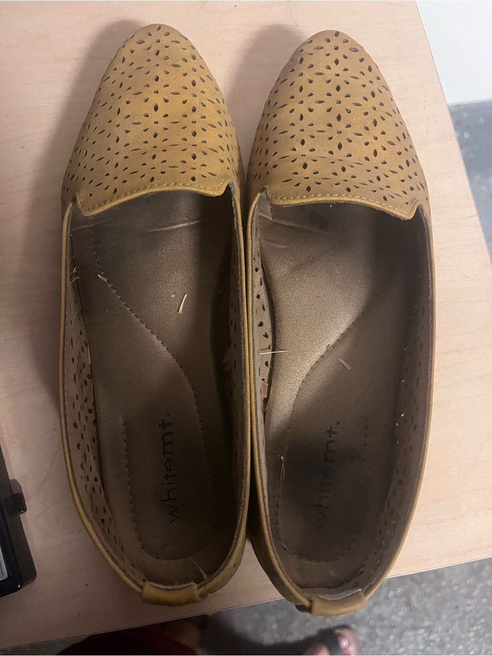 White mountain Women's Mustard Yellow Laser-Cut Slip-On Flats loafers 8.5 - Picture 2 of 4